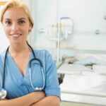 Veterinär – utbildningen, yrket och vägen till att arbeta med djur